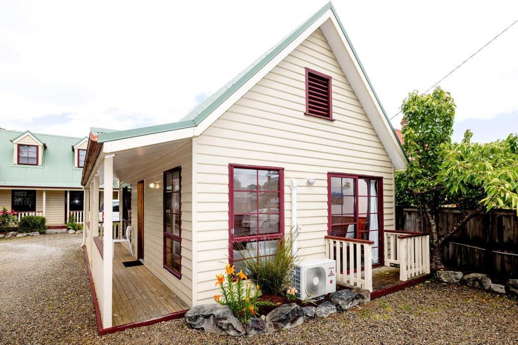 Kitty'S Cottages - Managed By Big4 Strahan Holiday Retreat Exterior foto